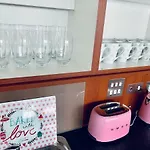 Centre - The Penthouse With Riverviews -