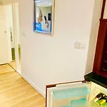 Centre - The Penthouse With Riverviews - *