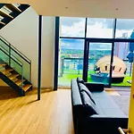 Centre - The Penthouse With Riverviews - Daire *