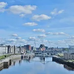 דירה To גלאזגו