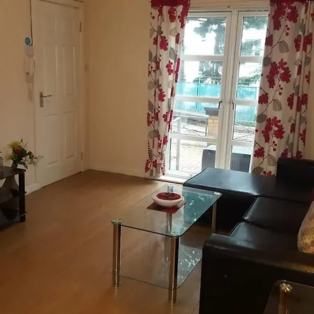 My House Barrowland A With Free Parking *