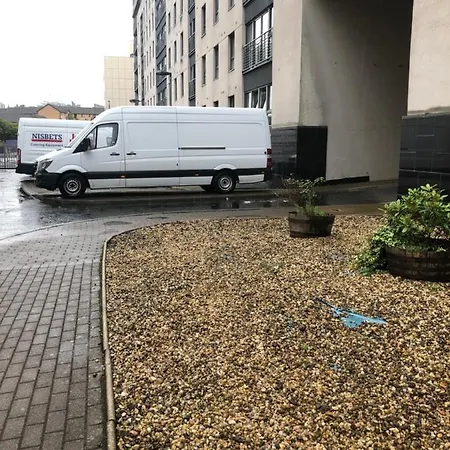 Wallace Budget Country house Glasgow