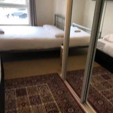 Wallace Budget Glasgow