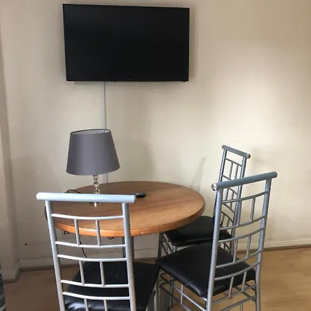 Country house Wallace Budget *