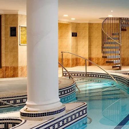 دوبل تري باي هيلتون سينترال فندق 4*