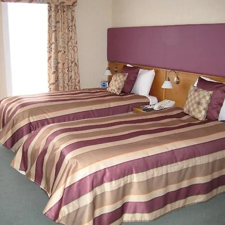 Uplawmoor 3*