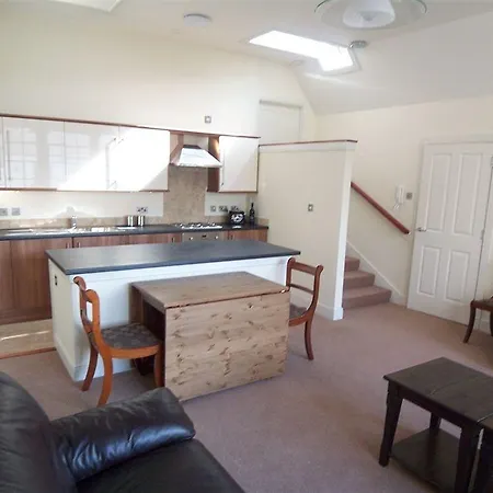 Ashtree House Hotel, Glasgow Airport & 4* Πέισλι