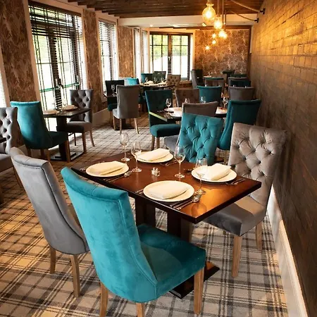 Crowwood And Alba Restaurant 3* Chryston