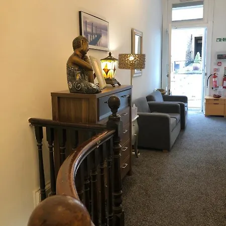 Renfrew At Centre Glasgow