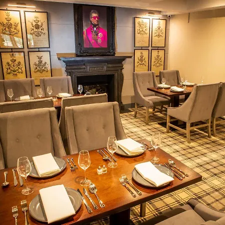 Crowwood And Alba Restaurant