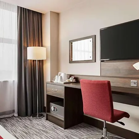 Hotel Ramada By Wyndham East Kilbride 3*