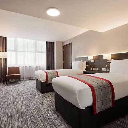 Ramada By Wyndham East Kilbride Hotel 3*