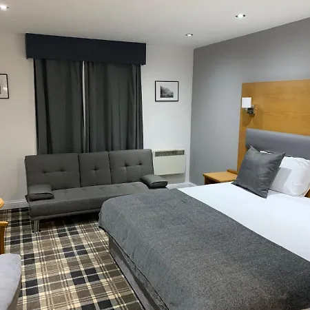 Crowwood And Alba Restaurant 3* Chryston