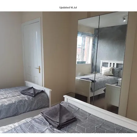 Fabulous Two Bed In Centre *