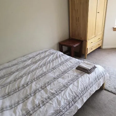 בית הארחה Private Near Westend And Centre Shared Bathroom