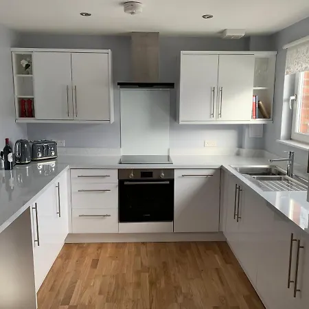 Flat One, 212 Eaglesham Road, East Kilbride, Apartment Glasgow