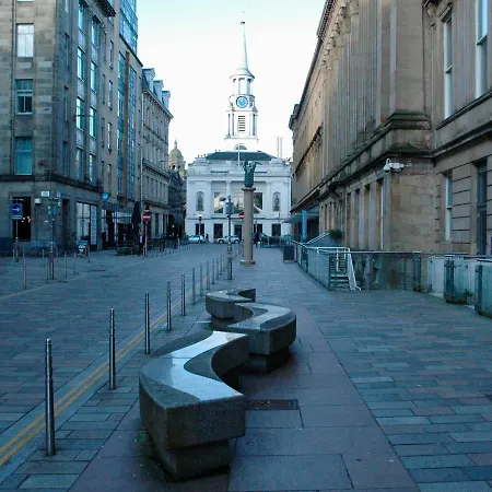 Fabulous Stylish Flat In Merchant & Free Secure Parking Glasgow