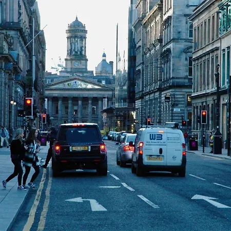 The Stables - Fabulous Stylish Flat In Merchant & Free Secure Parking * Glasgow