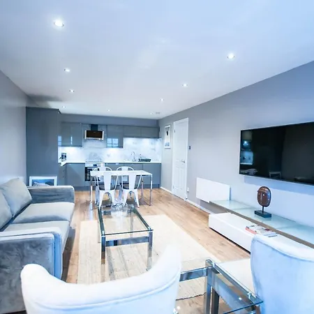 Apartment Stunning 2 Bed Merchant With Residents Parking