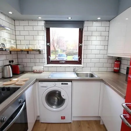 Bijou Merchant With Parking Apartment Glasgow
