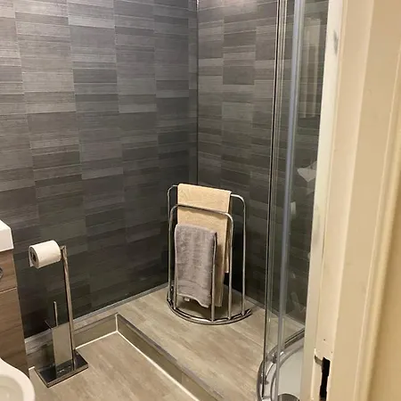 Bank Street Townhouse 3*