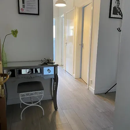 2 Bedroom At Secc Hydro Free Parking Apartment