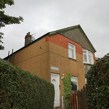Glasgow, 3 Bed Flat With Free Street Parking Glasgow