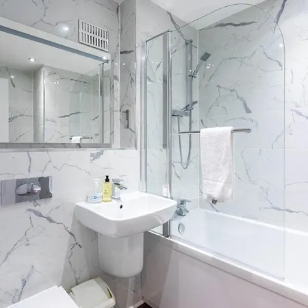 Stunning 2 Bed Merchant With Residents Parking * Glasgow