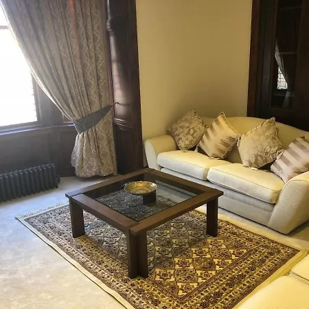 Beautiful 4-bed In Casa de Férias Glasgow