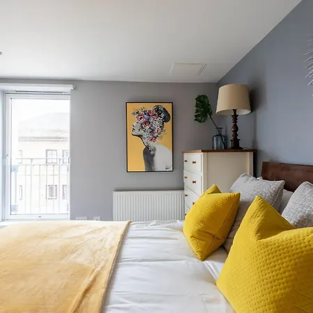 Merchant Modern 1 Bed Executive Flat Glasgow