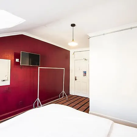 Safestay Charing Cross Hotel 3*