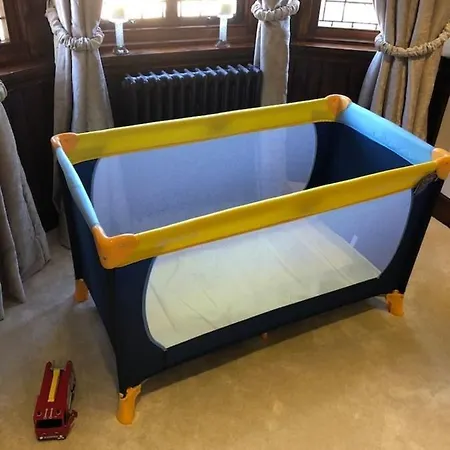 Beautiful 4-bed In Holiday home Glasgow