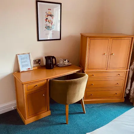 Hotel The Redstones & Restaurant East Kilbride