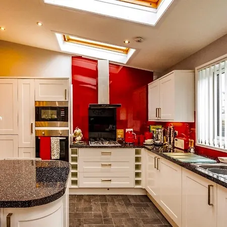 Villa Warm And Welcoming Perfect From *