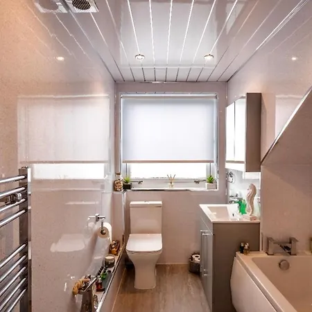 Villa Warm And Welcoming Perfect From Clydebank