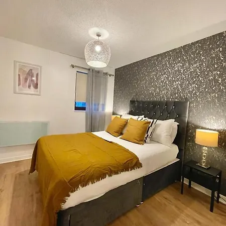 Bijou Merchant With Parking