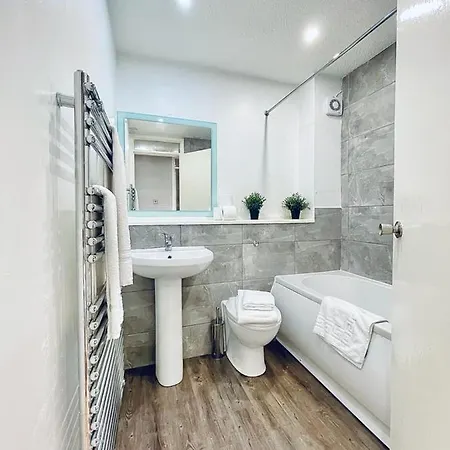 Bijou Merchant With Parking 格拉斯哥