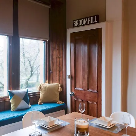 アパート Beautiful, Traditional 2 Bed Flat W Free Parking - Pass The Keys グラスゴー