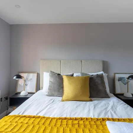 Stunning 1 Bed Merchant With Parking Apartamento