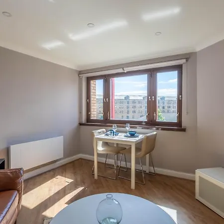 Stunning 1 Bed Merchant With Parking Apartamento