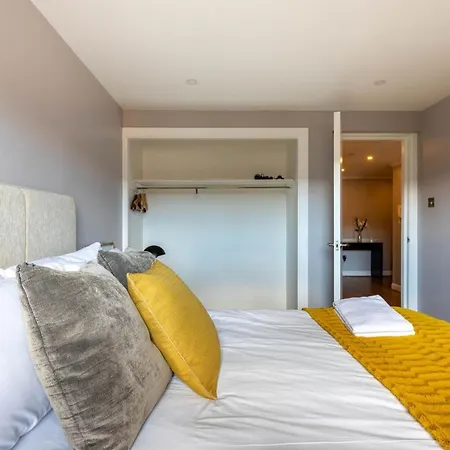 Stunning 1 Bed Merchant With Parking Apartment Glasgow