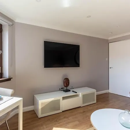 Stunning 1 Bed Merchant With Parking Apartamento