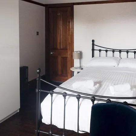 Pass The Keys Beautiful, Traditional 2 Bed Flat W Free Parking