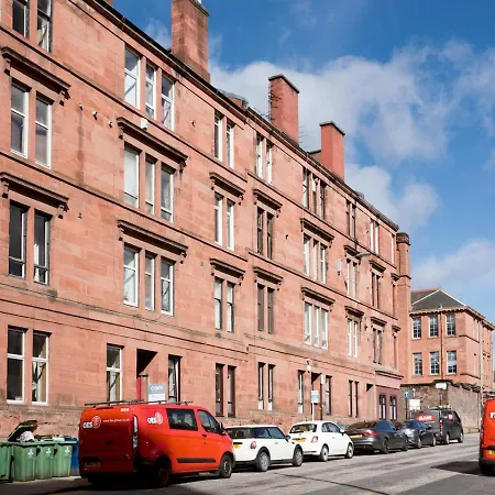 Bright 2 Bed Ground Floor Flat Next To Byres Road Apartment *