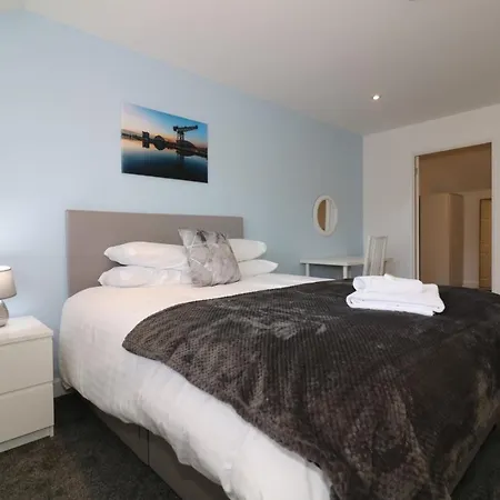 Апартаменты Signature - Railway House 5 Bed Глазго