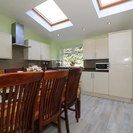 Signature - Dumbreck House * غلاسغو