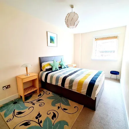 Bright, Spacious 2 Bedroom In The Heart Of City * Glasgow