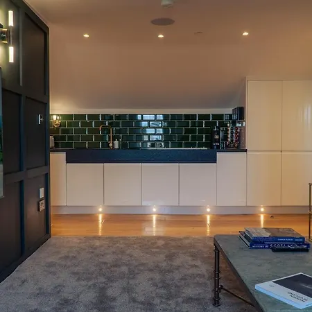 Loft On The Crescent - 5 Star Scottish Luxury - Prime West End Location Glasgow