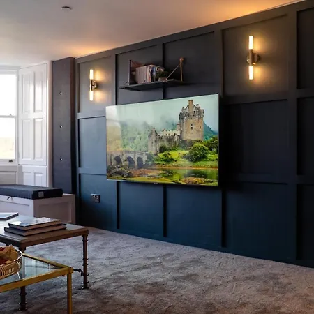 Loft On The Crescent - 5 Star Scottish Luxury - Prime West End Location *