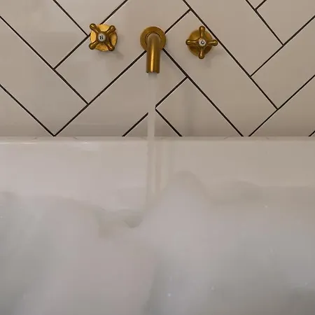 Loft On The Crescent - 5 Star Scottish Luxury - Prime West End Location Appartamento